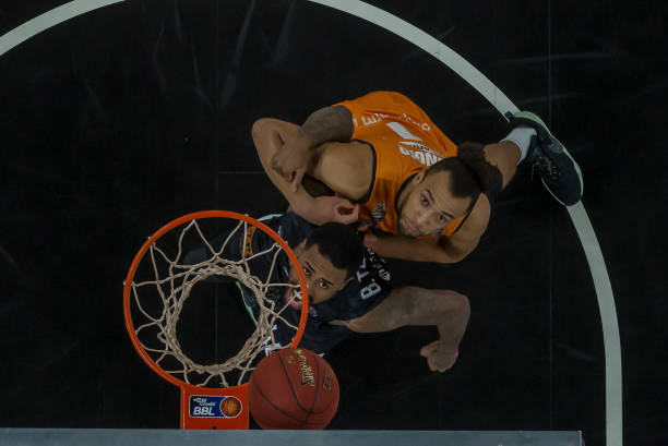 哈兰德与德 哈兰德与德