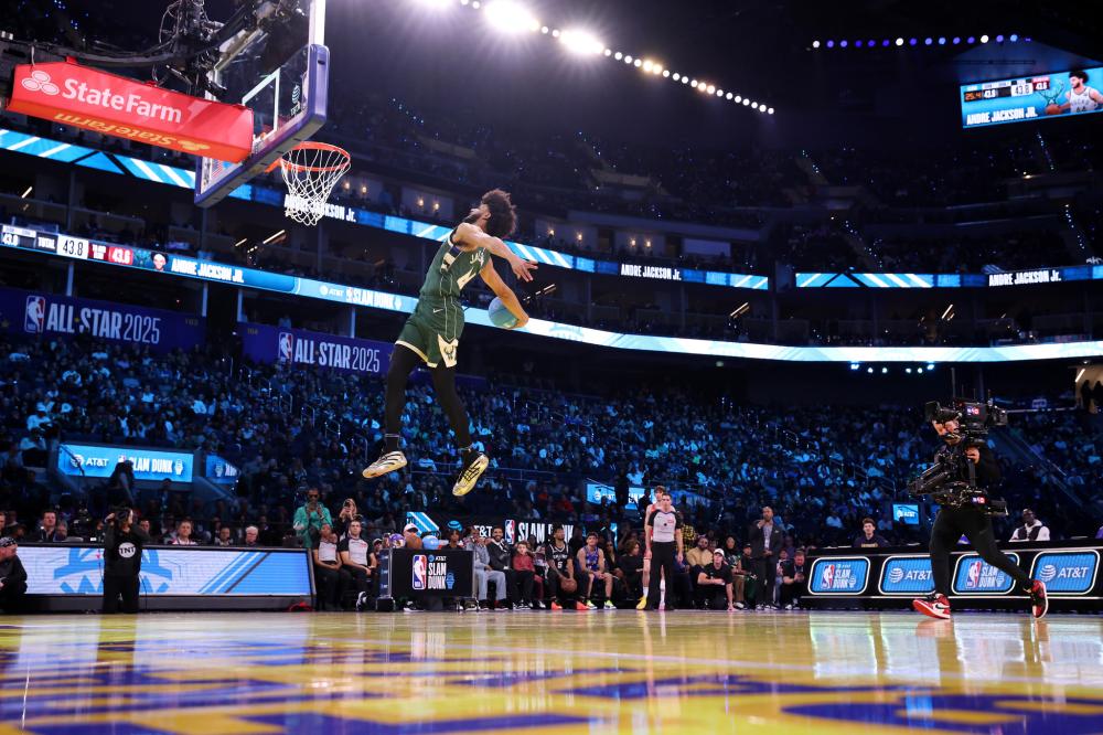 员在出球瞬 员在出球瞬