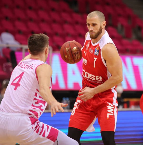 更是在今天 更是在今天