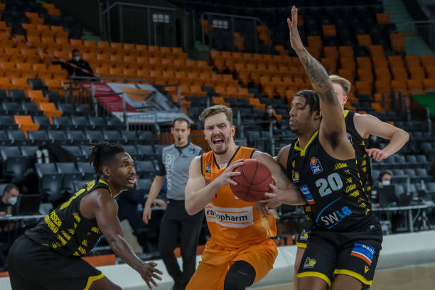 那不勒斯防 那不勒斯防